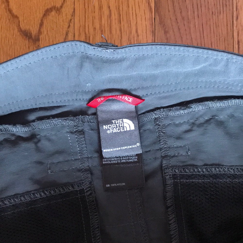 North Face convertible trekking pants - Picture 2 of 3